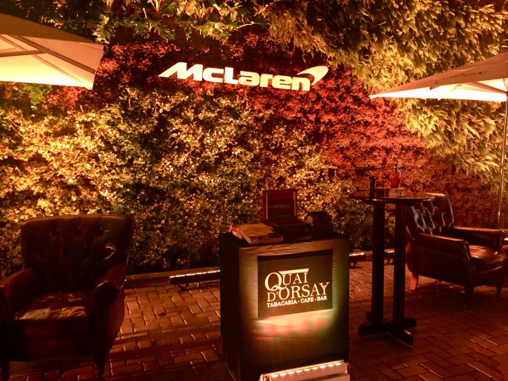 CigarLounge Outdoors McLaren Brasil